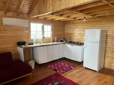 کلبه یک خوابه چوبی سیکاس