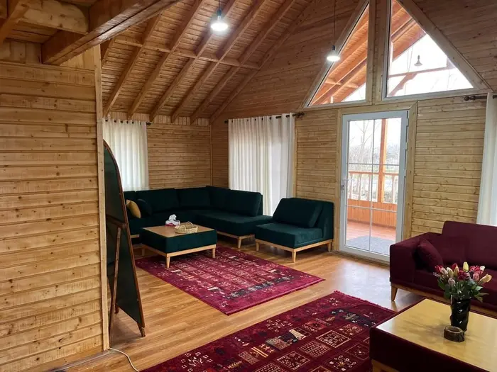 کلبه یک خوابه چوبی سیکاس