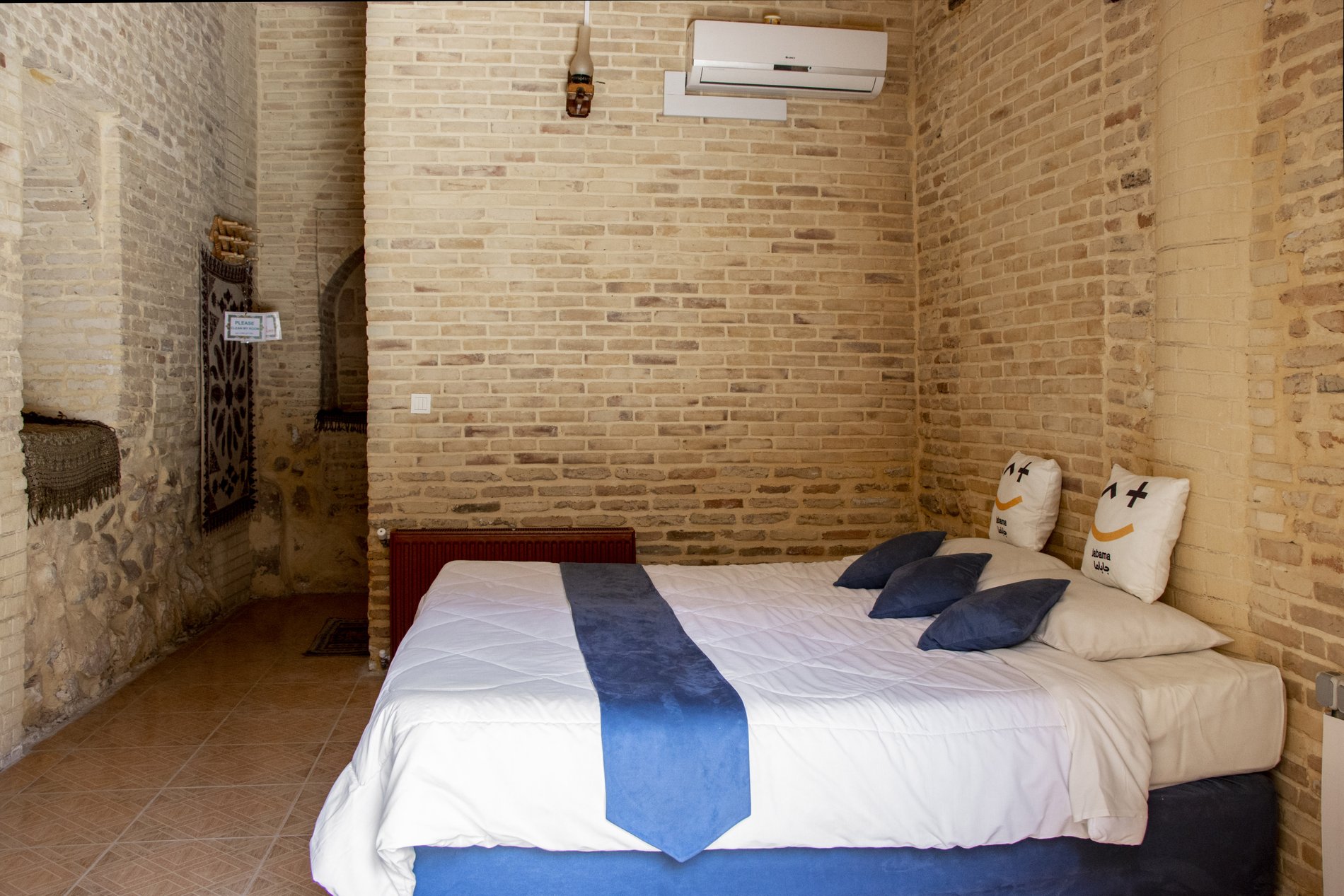 فروغ مهر - واحد زیر زمین