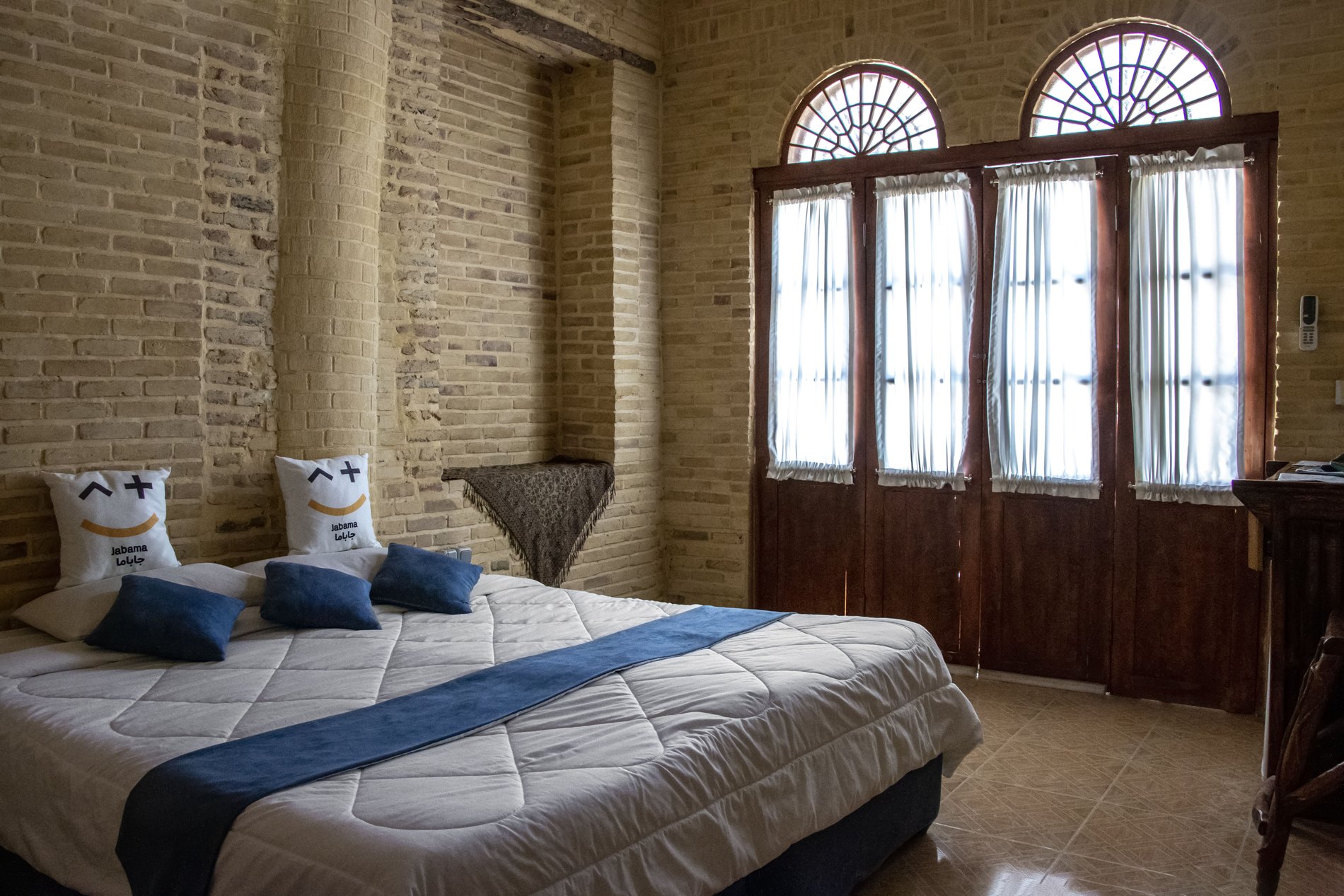 فروغ مهر - واحد زیر زمین