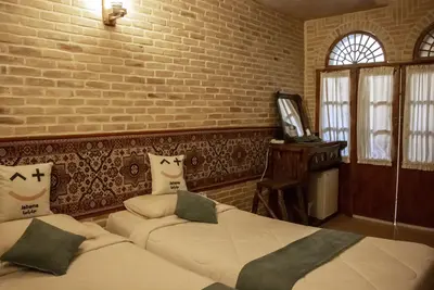 اقامتگاه سنتی فروغ مهر - واحد دوتخته تویین