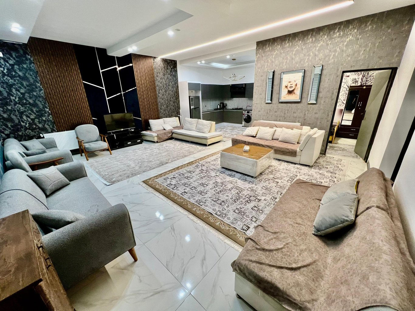 ویلا چهارخوابه جکوزی دار رویال