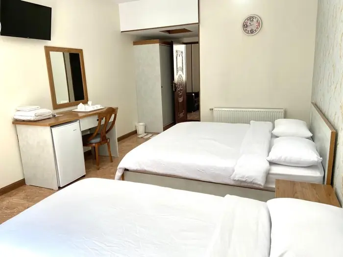 سوئیت کیومرث - واحد سه تخته 1