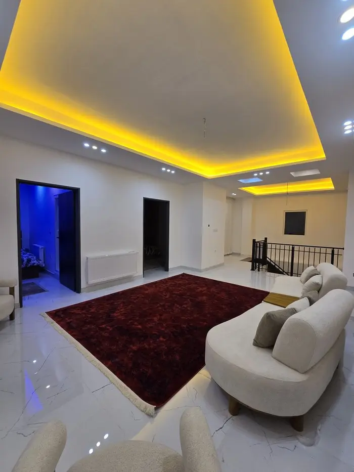 ویلا دوخوابه استخردار آبگرم دریای 49 - پذیرایی بالا