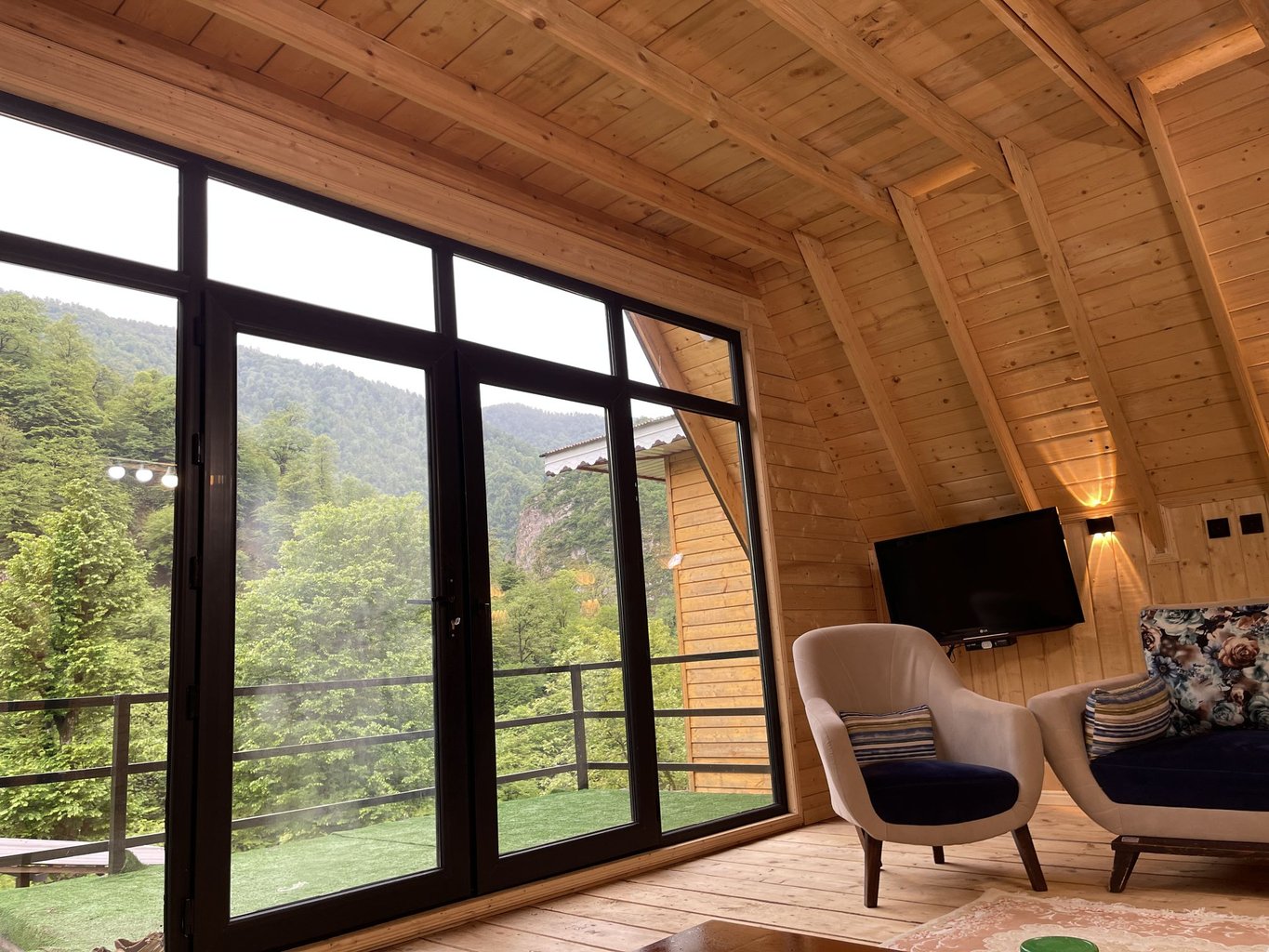 دوخوابه سوئیسی اسب ریسه