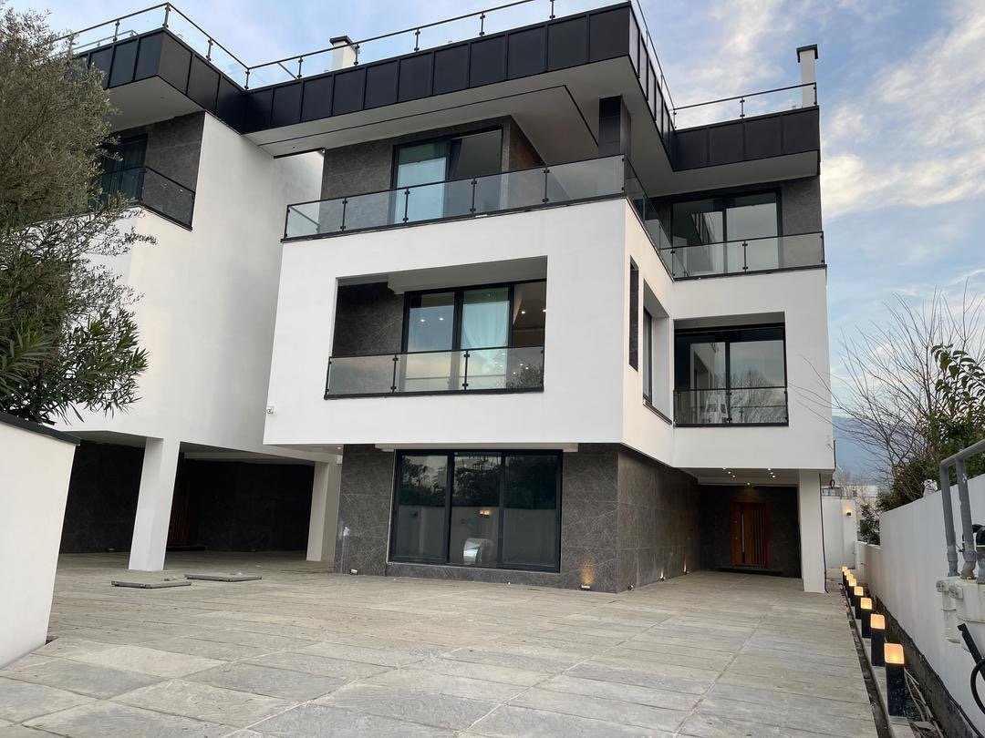 ویلا چهارخوابه جنگلی استخردار آبگرم آمیتیس ۲