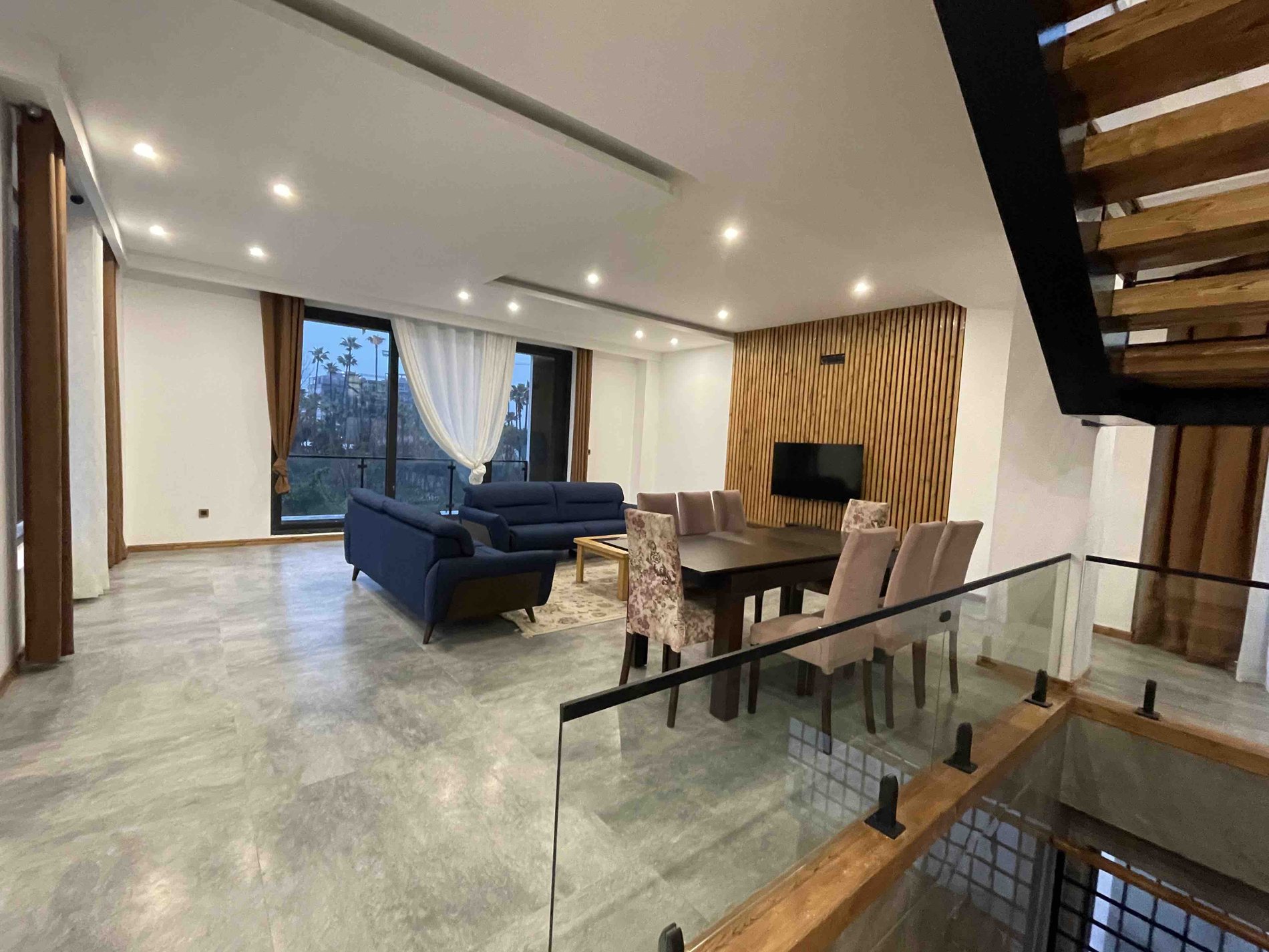 ویلا چهارخوابه جنگلی استخردار آبگرم آمیتیس ۲ - پذیرایی