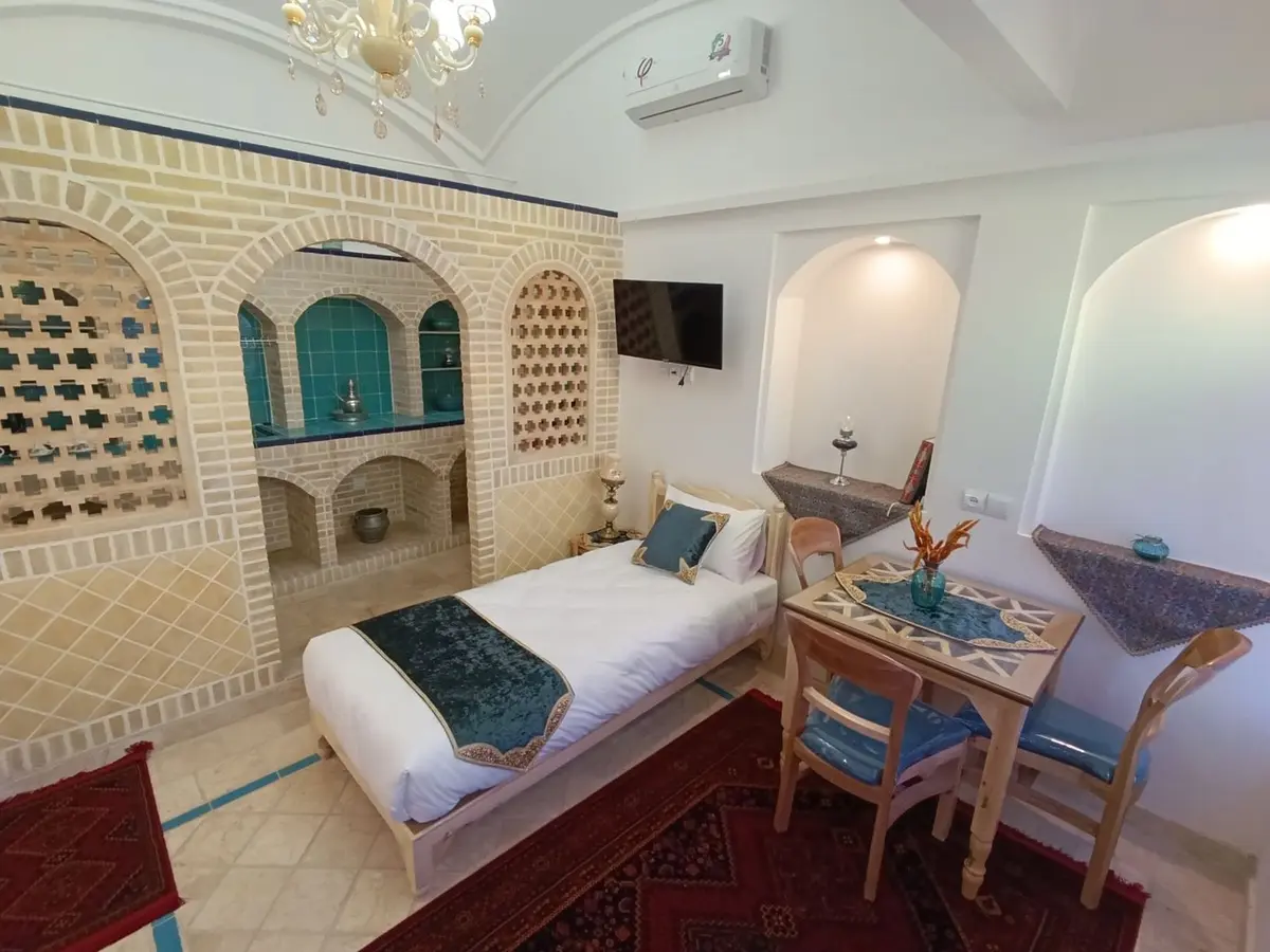 اقامتگاه سنتی عمارت شمسه - واحد طوبی