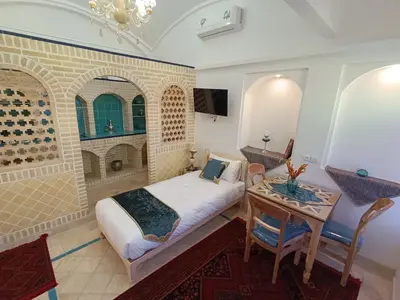 اقامتگاه سنتی عمارت شمسه - واحد طوبی