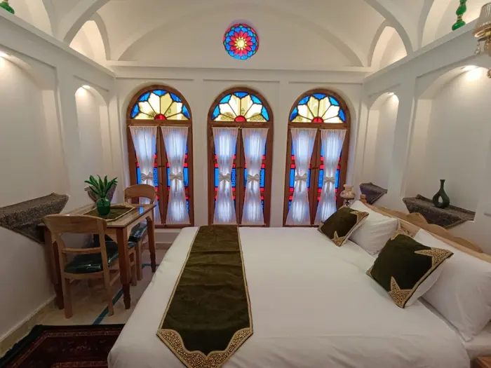 اقامتگاه سنتی عمارت شمسه - واحد رویا