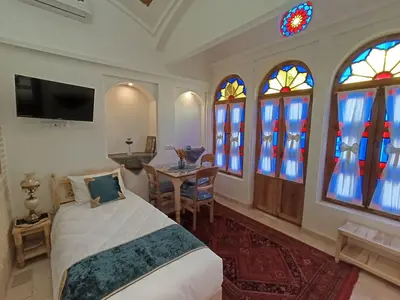 اقامتگاه سنتی عمارت شمسه - واحد طوبی