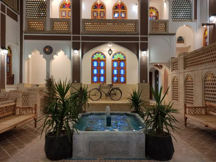 اقامتگاه سنتی عمارت شمسه - واحد غزل