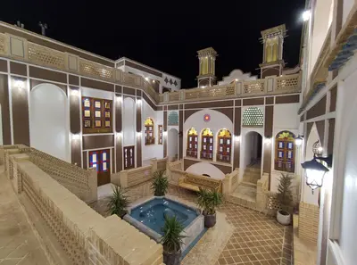 اقامتگاه سنتی عمارت شمسه - واحد غزل