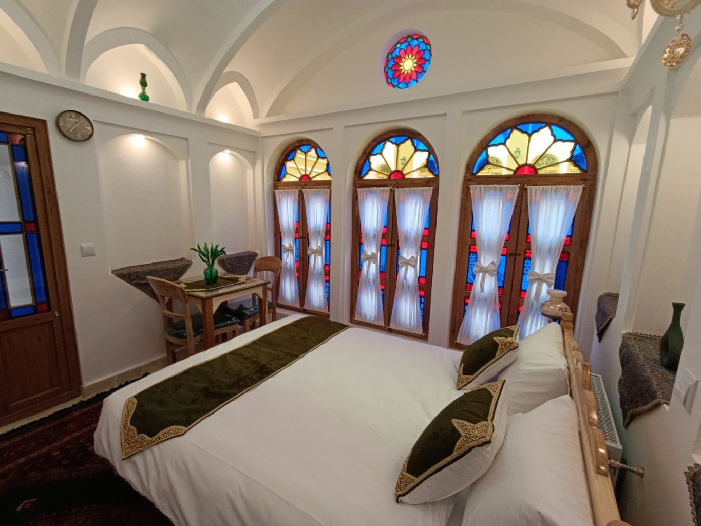 مجتمع اقامتی عمارت شمسه - واحد رویا