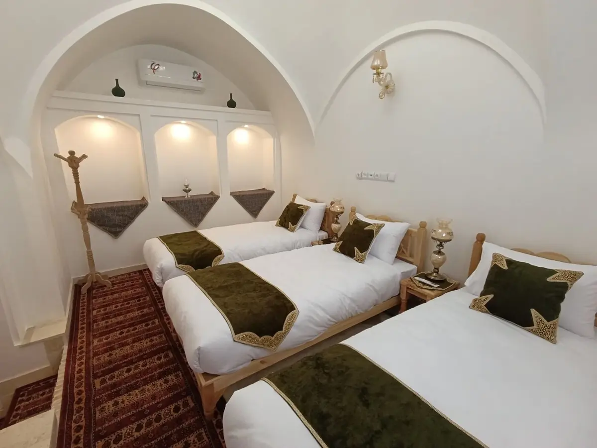 اقامتگاه سنتی عمارت شمسه - واحد غزل