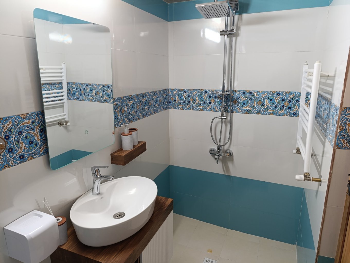 اقامتگاه سنتی عمارت شمسه - واحد رویا - نغمه