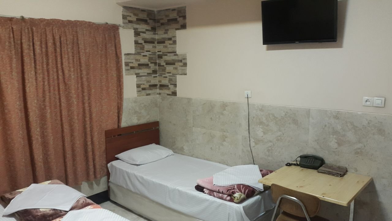 مسافرخانه مهران ولیعصر - واحد دو تخته 1