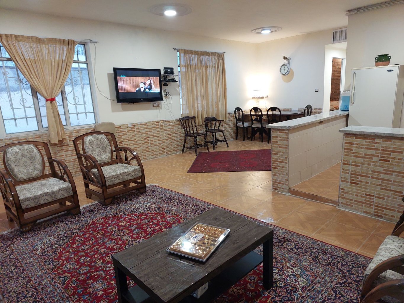 ویلا دوخوابه استخردار آبگرم باغ زنبق