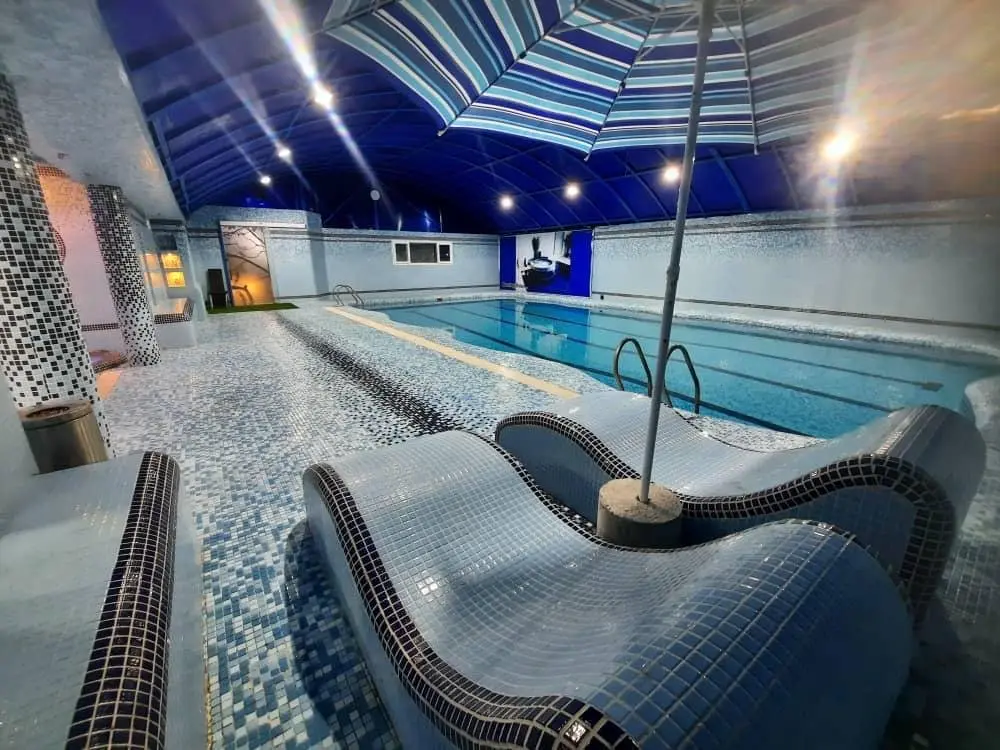 مجتمع اقامتگاهی پنج خوابه استخردار آبگرم هما