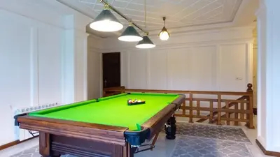 ویلا چهارخوابه استخردار آبگرم سروستان