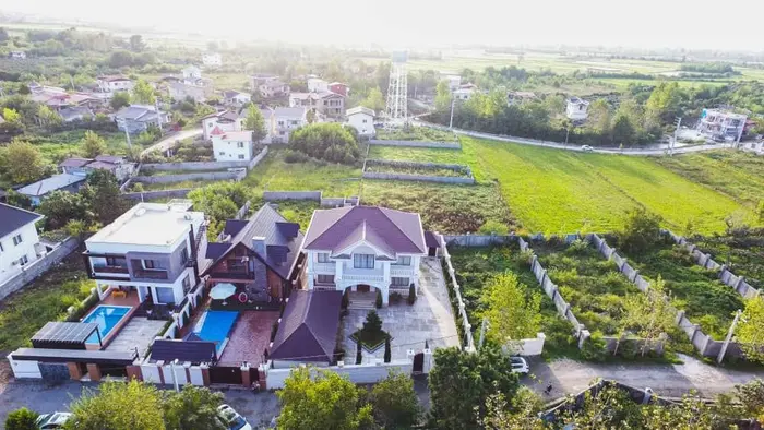 ویلا چهارخوابه استخردار آبگرم سروستان