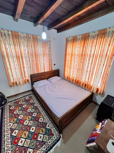 کلبه دوخوابه استخردار چوبی اربکله