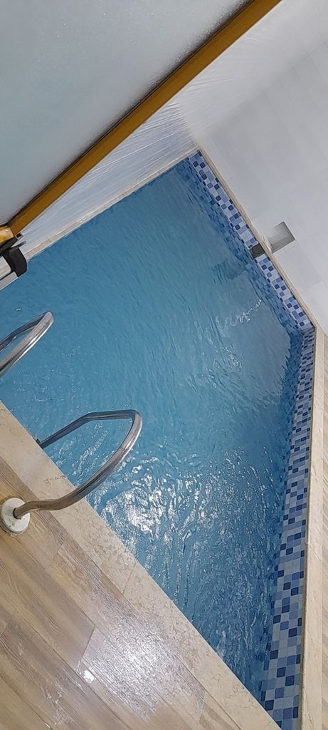 دوخوابه استخردار آبگرم بیست متری