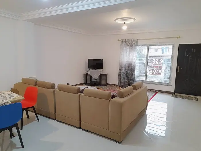 ویلا دوخوابه استخردار آبگرم شرقی 14 - حال و پذیرایی 