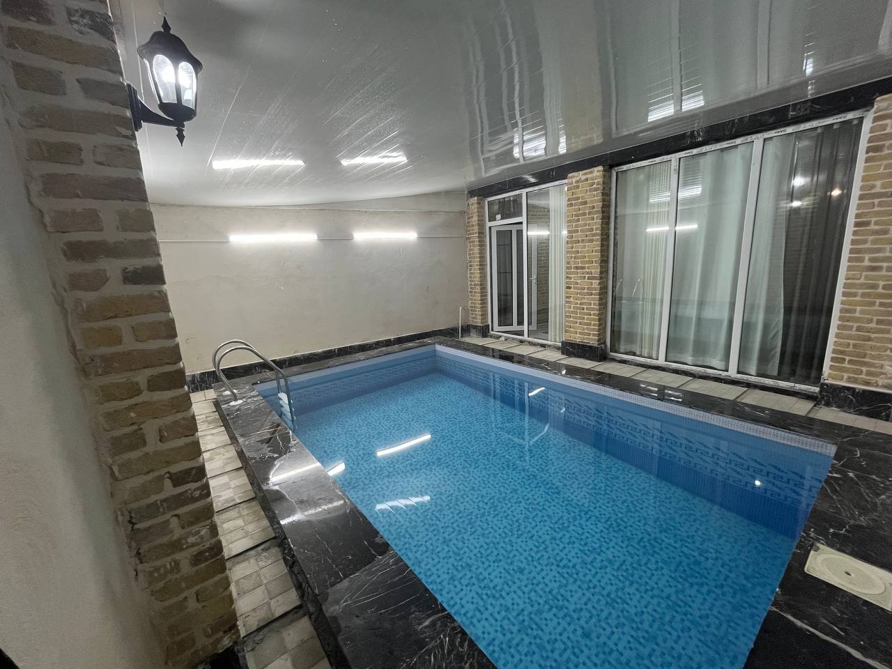 یک خوابه استخردار قائم