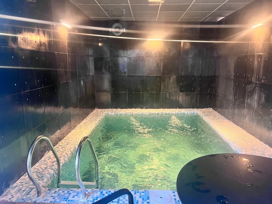 سه خوابه استخردار آبگرم بوستان هوپ