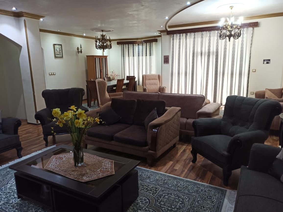 دوخوابه میرهادی - نشیمن