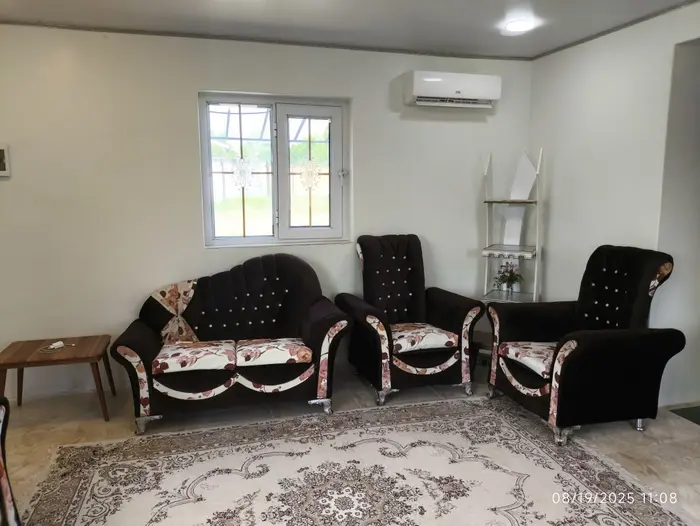 ویلا یک خوابه دشت بهشت شاهمرادی - مبلمان ۷ نفره با میزهای عسلی