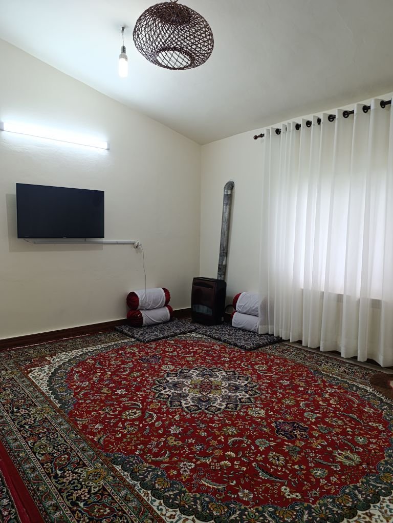 بوم گردی یک خوابه اوستا بالا واحد ماه گل