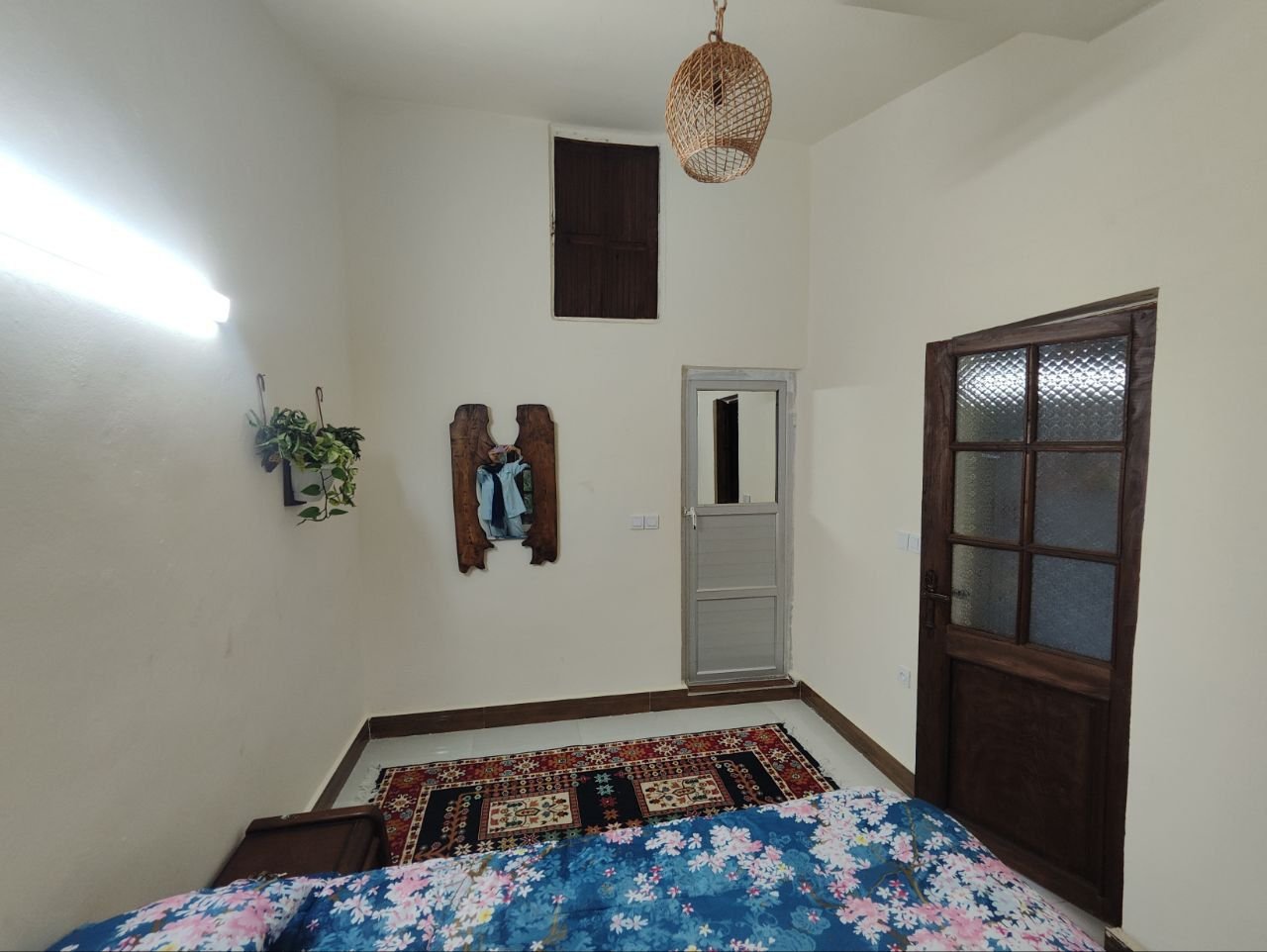 بوم گردی اوستا بالا - واحد ماه جان