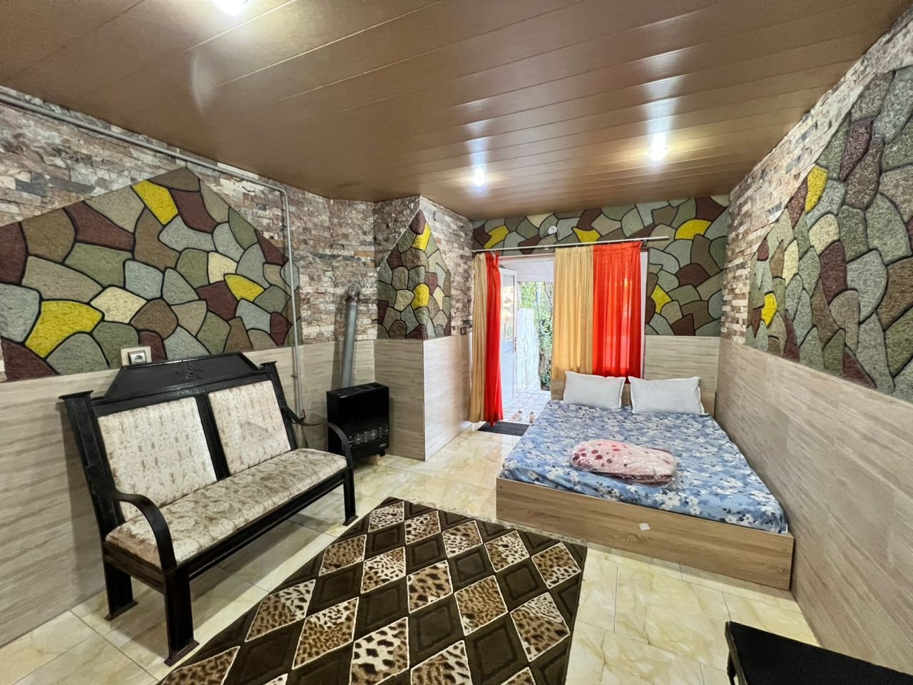 ساحلی خورشید - واحد ۱