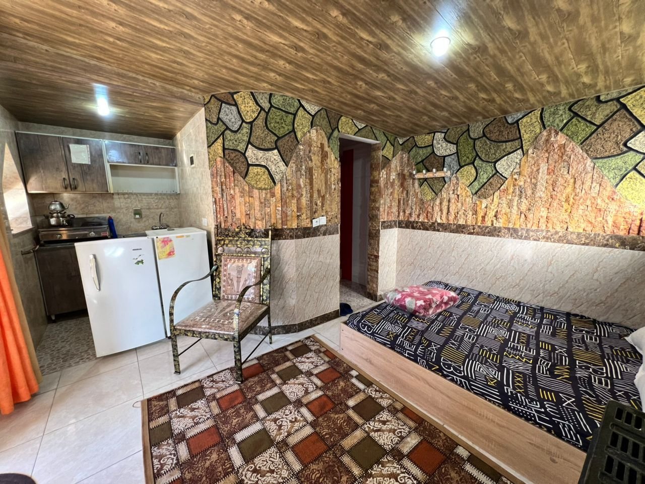 مسافرخانه ساحلی خورشید - واحد ۴