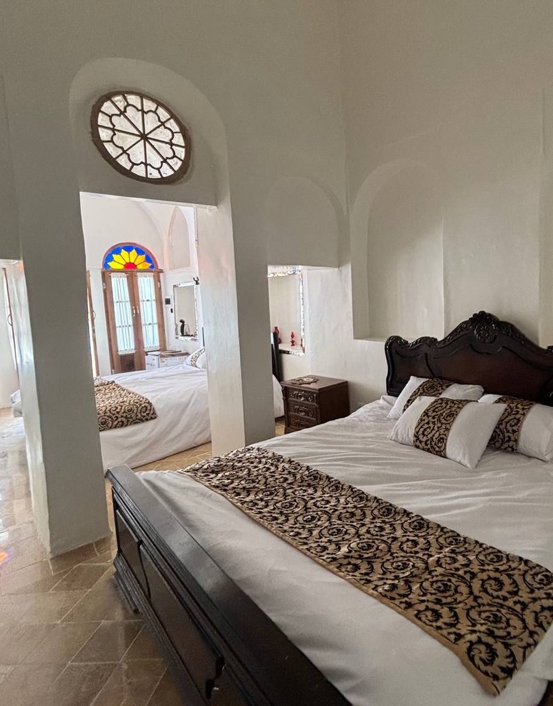 اقامتگاه سنتی شاهان - واحد 18 vip وزیری