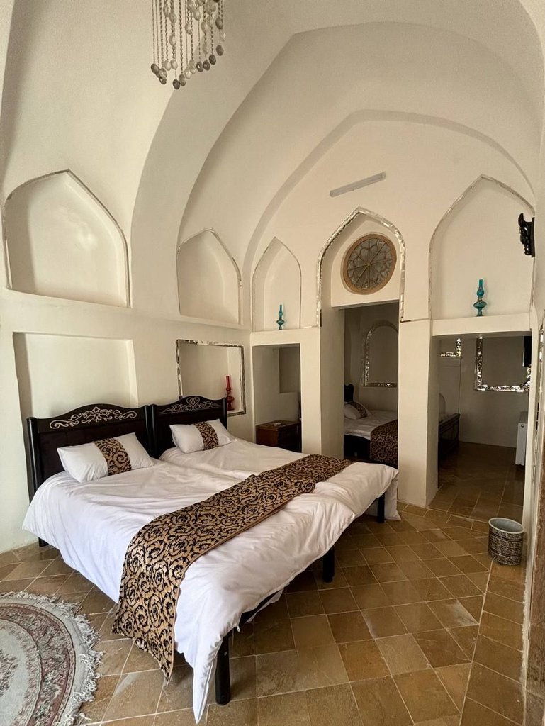 اقامتگاه سنتی شاهان - واحد 18 vip وزیری