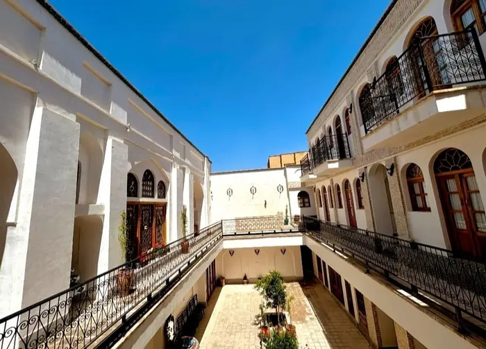 اقامتگاه سنتی شاهان - واحد 22 vip