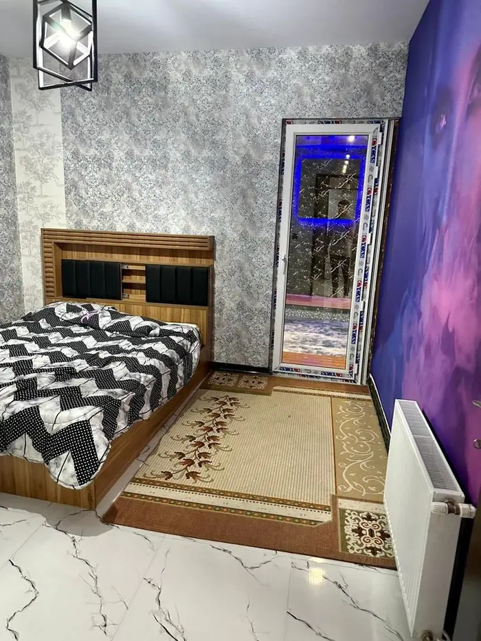 ویلا دوخوابه استخردار آبگرم آمیتیس 1 - دو اتاق خواب و سه تا تشک بادی دونفره جمعا ده نفر تختخواب 