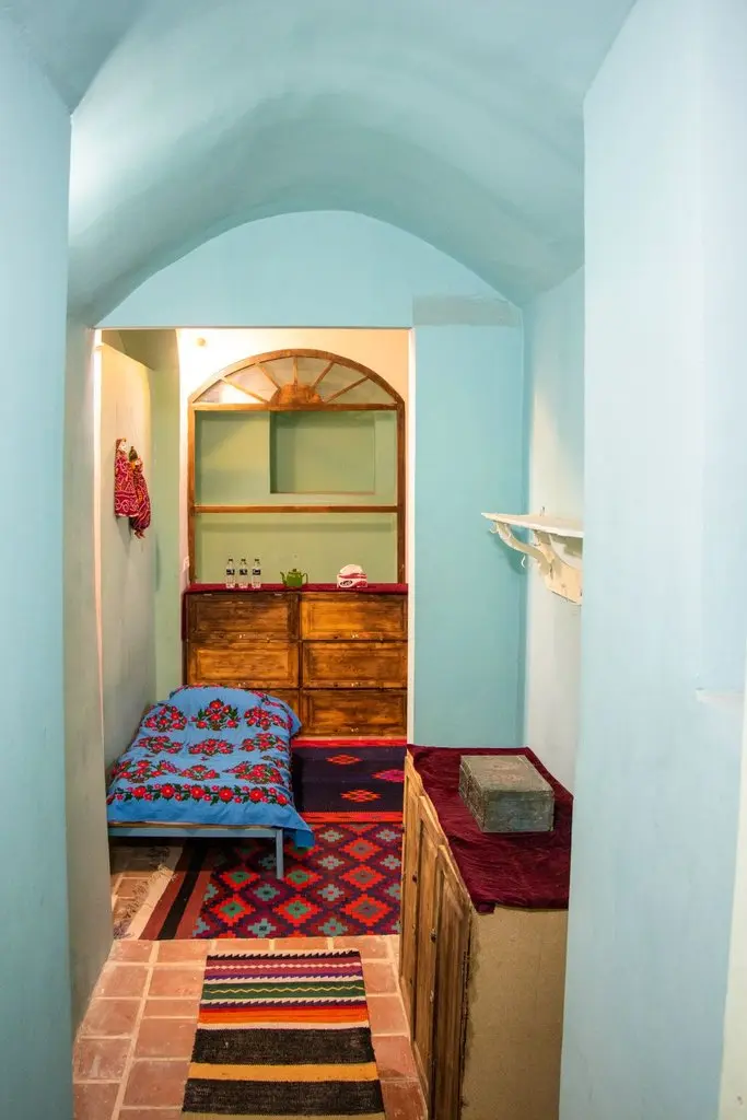 اقامتگاه سنتی عروسک و اسباب بازی - واحد 4 - ورودی اتاق