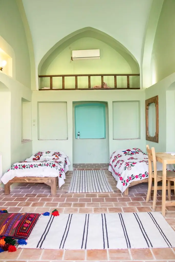 بوم گردی عروسک و اسباب بازی - واحد 6