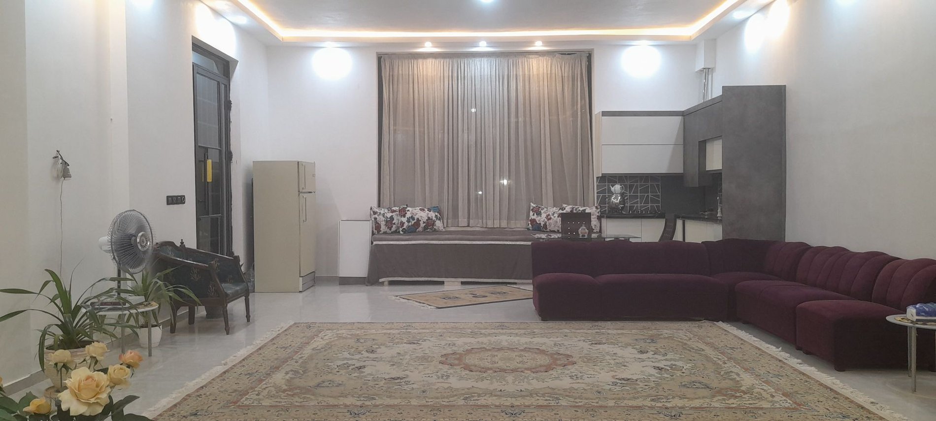 ویلا یک خوابه صنعتگر - آشپزخانه لوکس شاهنشین راحت  نشیمن بزرگ