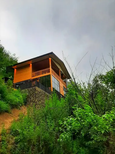 کلبه دوخوابه جنگلی جکوزی دار جهان