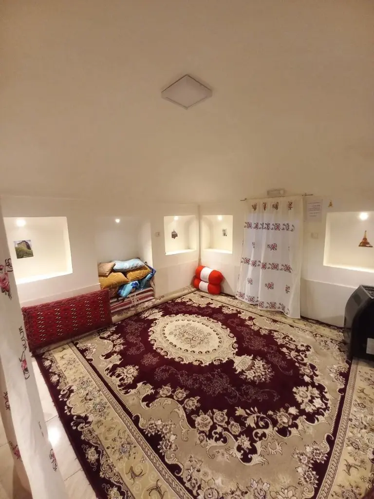 بوم گردی مراد آقا - واحد میو