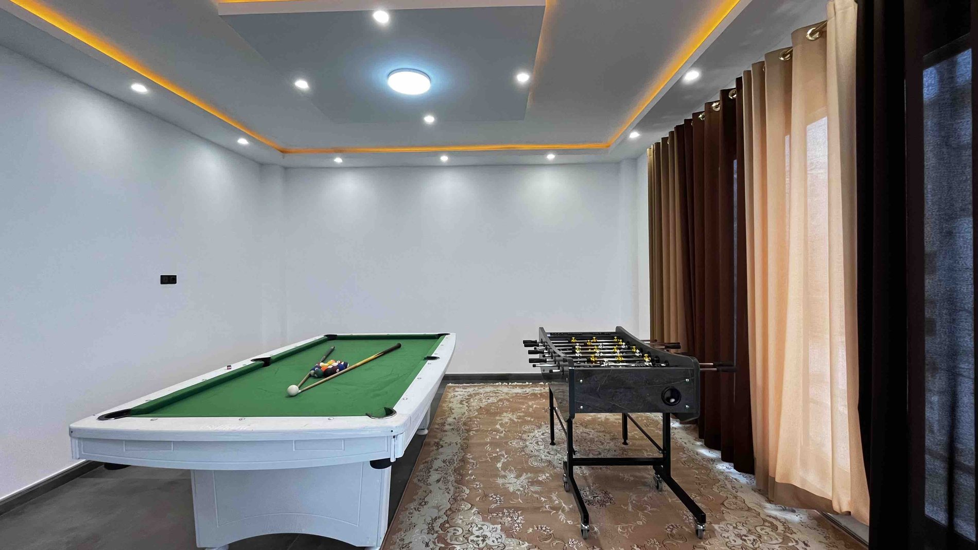 سه خوابه استخردار آبگرم فرج‌پور