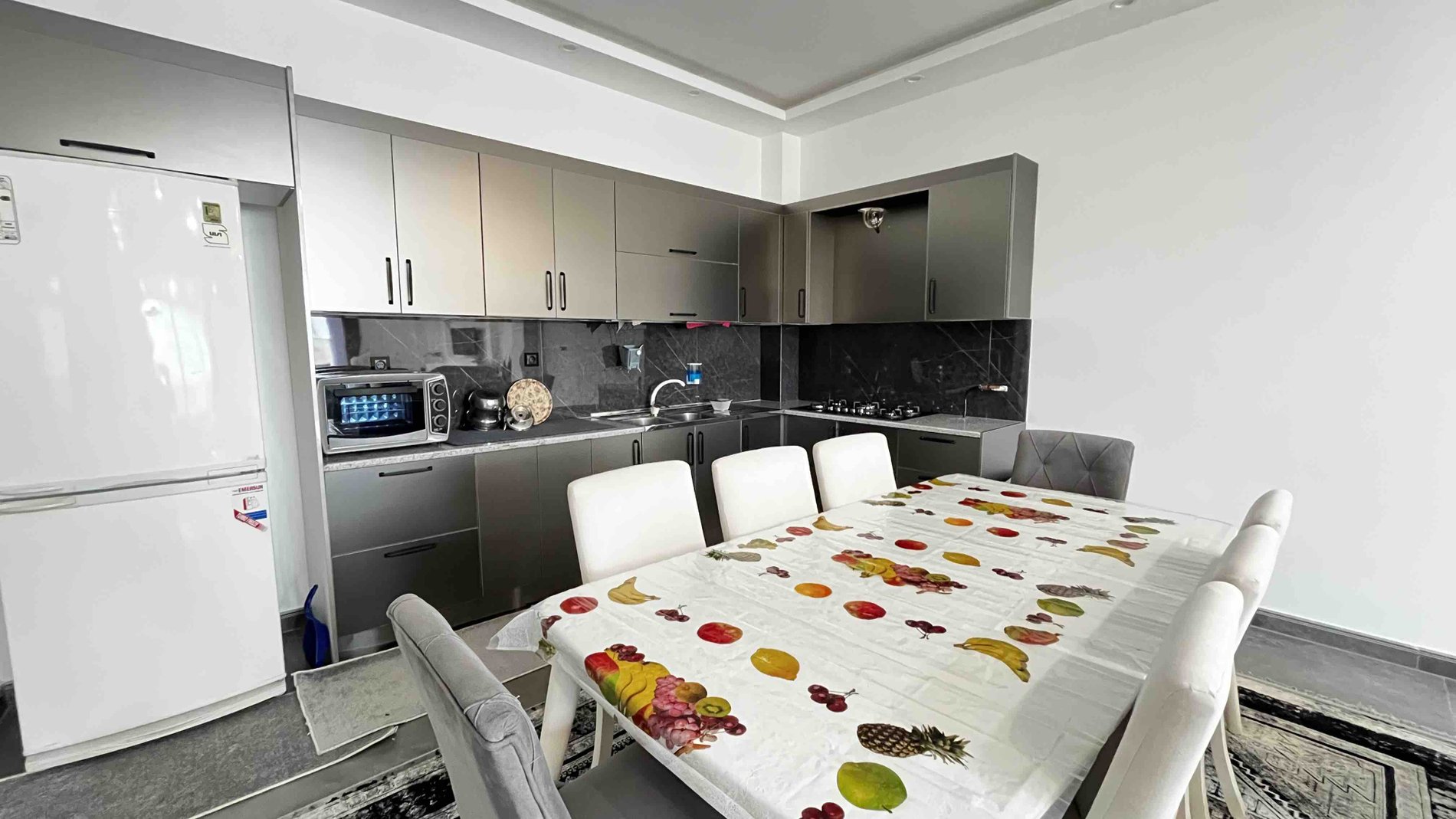 سه خوابه استخردار آبگرم فرج‌پور