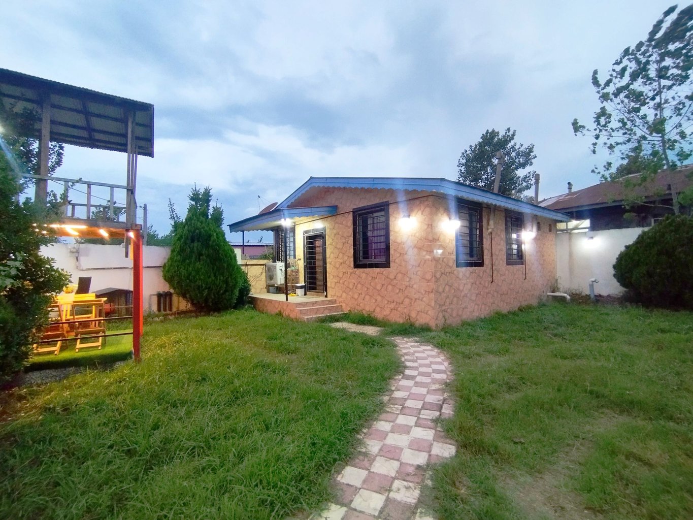 ویلا دوخوابه روستایی آلاچیق