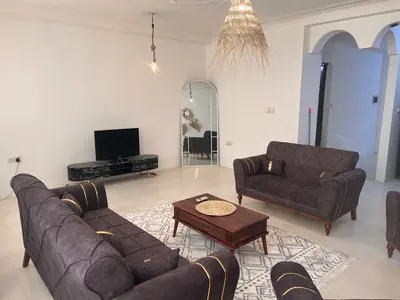 آپارتمان دوخوابه پلاراز