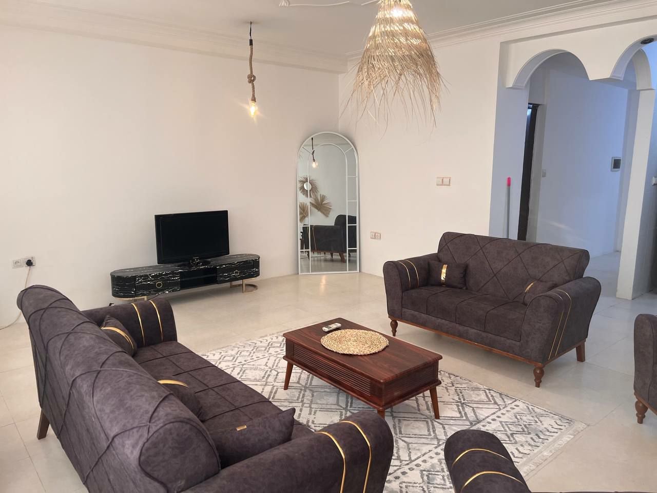 آپارتمان دوخوابه پلاراز